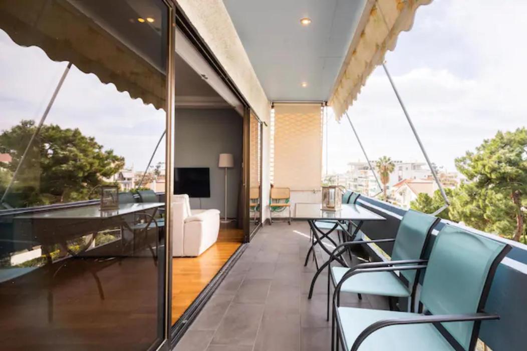 Βright Walled Designed Apt In Glyfada Center Athen Exterior foto
